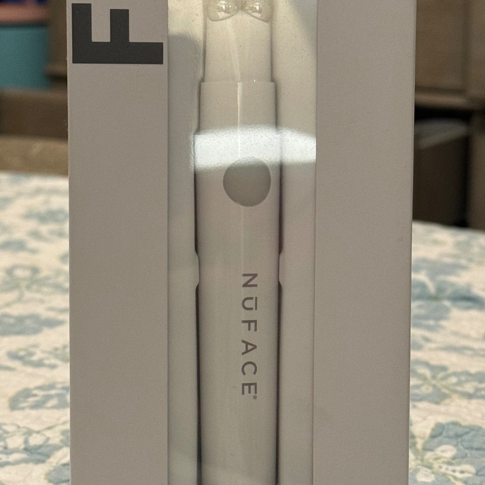 New Nuface Micro current Device for the Eyes